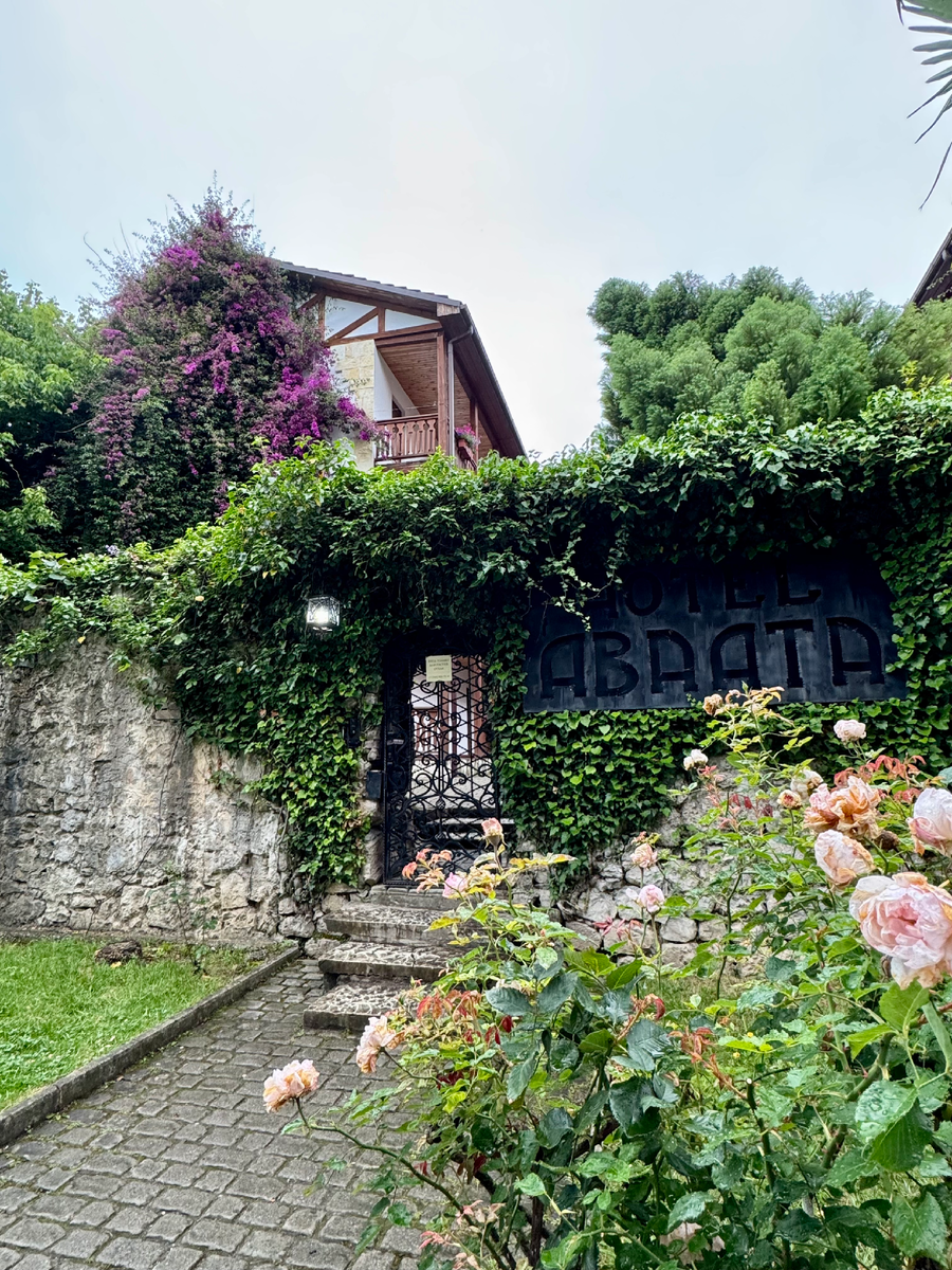 Отель Абаата Гагра.