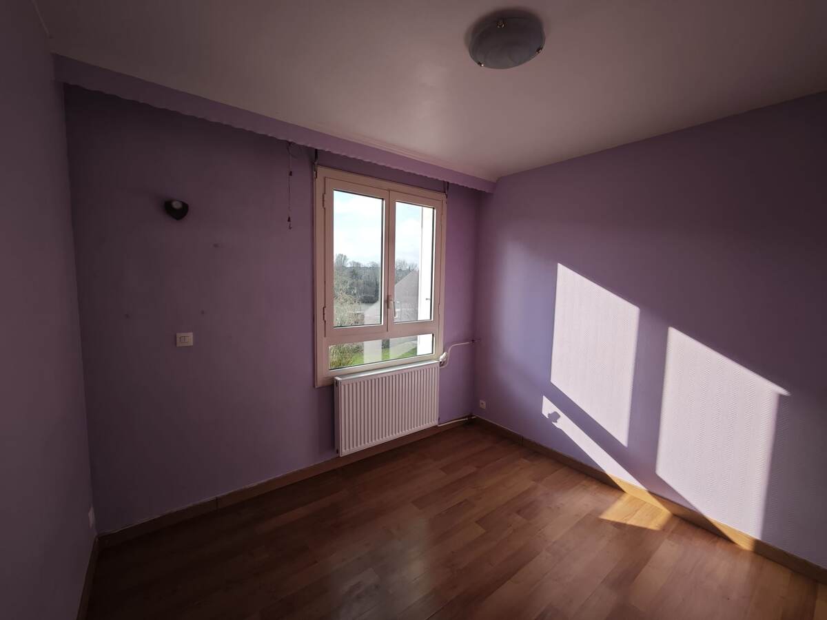 Как понять, что человек ищет квартиру? В его галерее фото веселеньких интерьеров. 