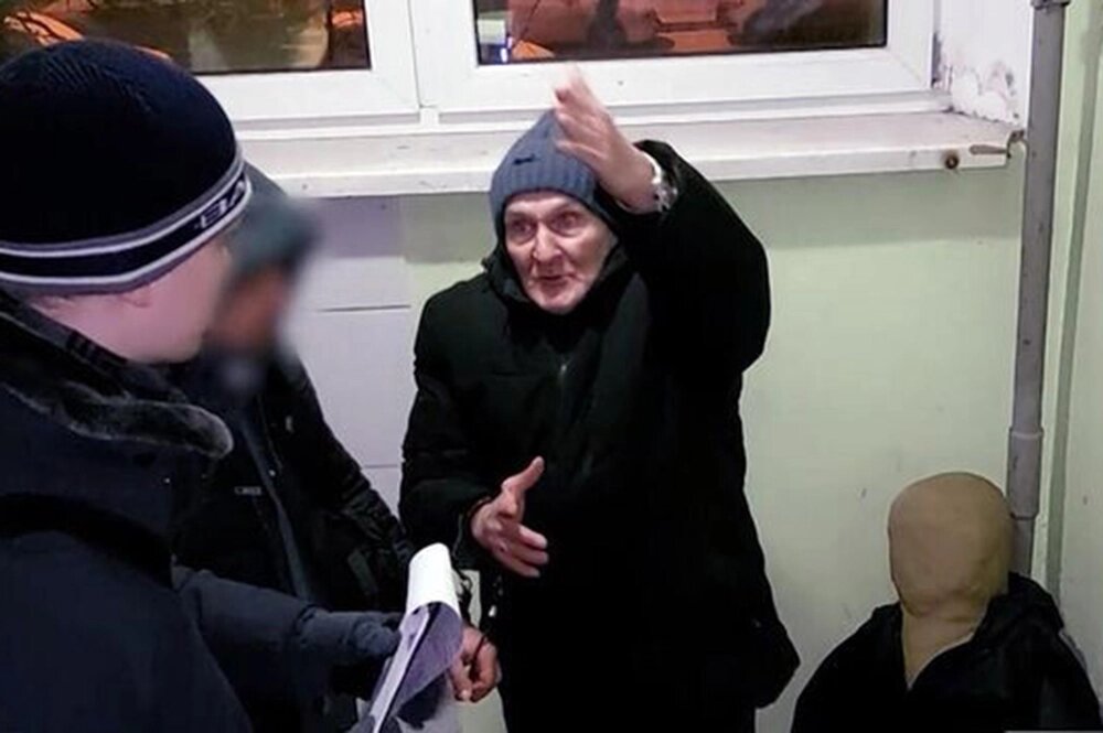    Педофил Анатолий Бровкин. Кадр из видео