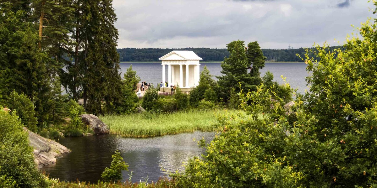 https://www.kp.ru/russia/vyborg/mesta/park-monrepo/