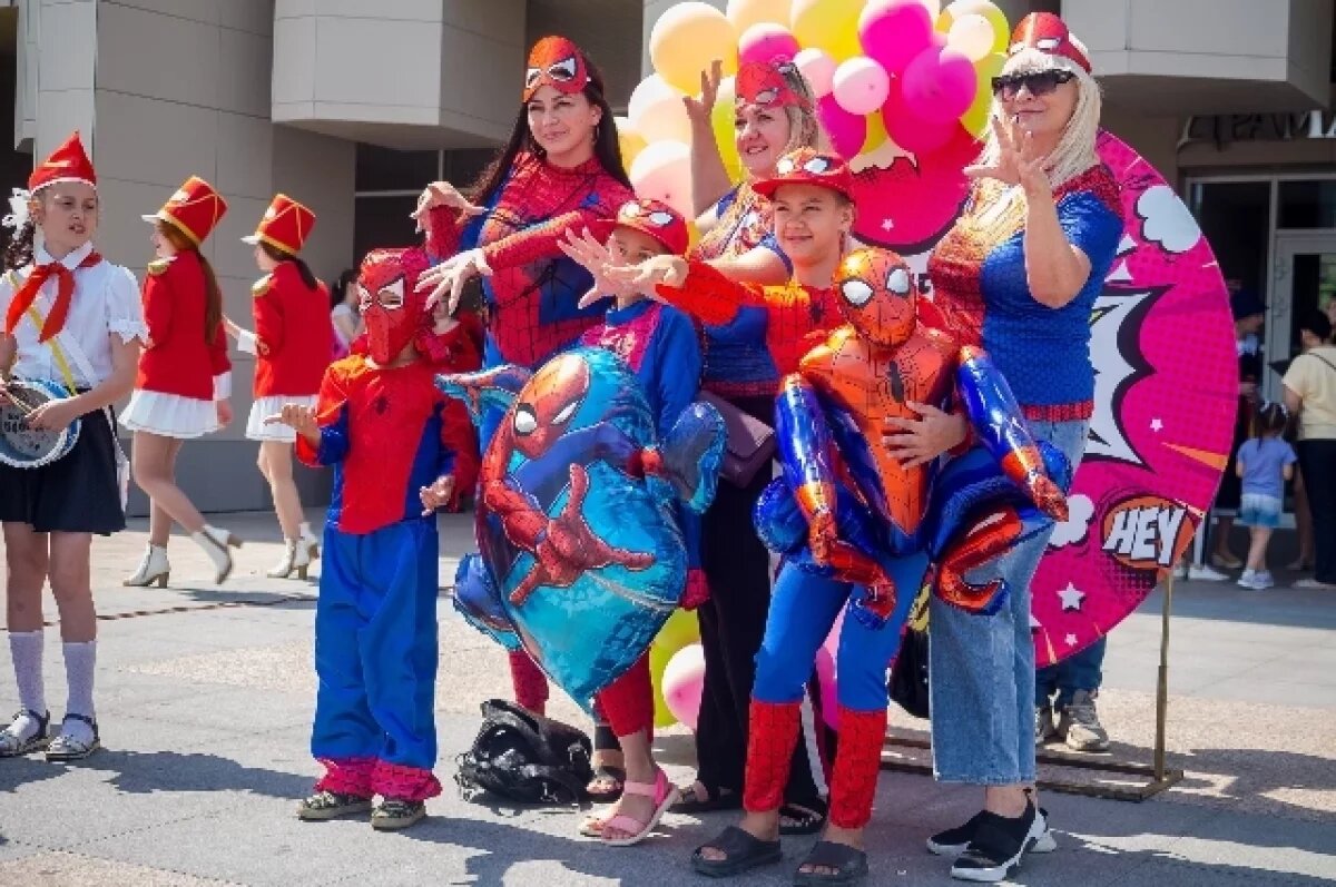    Жители Комсомольска выйдут на парад в костюмах и с колясками