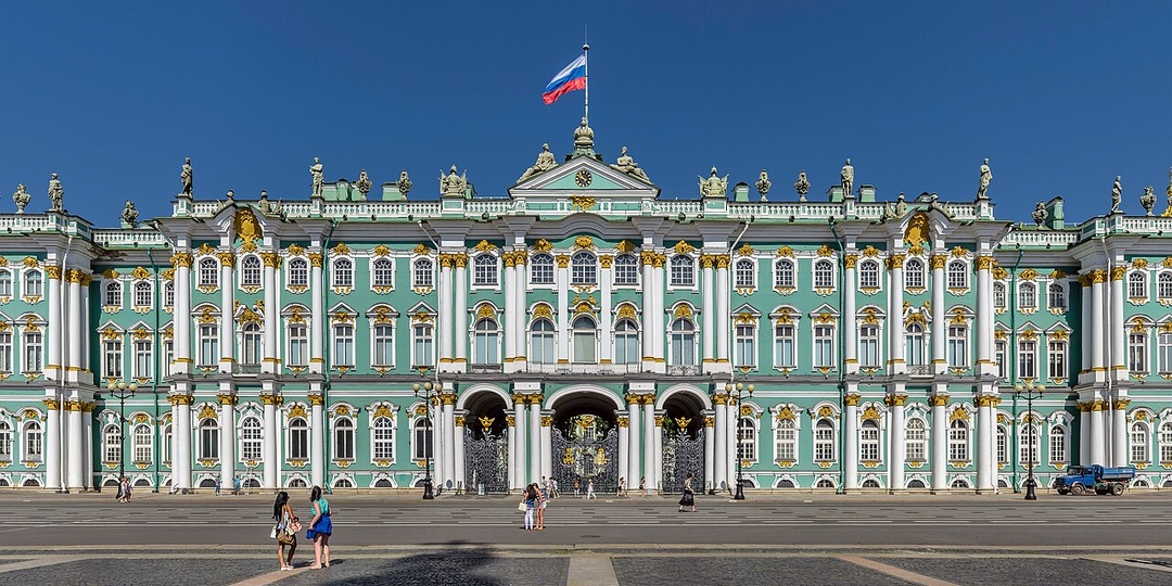 27 июня 1754 года, императрица Елизавета Петровна утвердила проект Зимнего дворца в Санкт-Петербурге