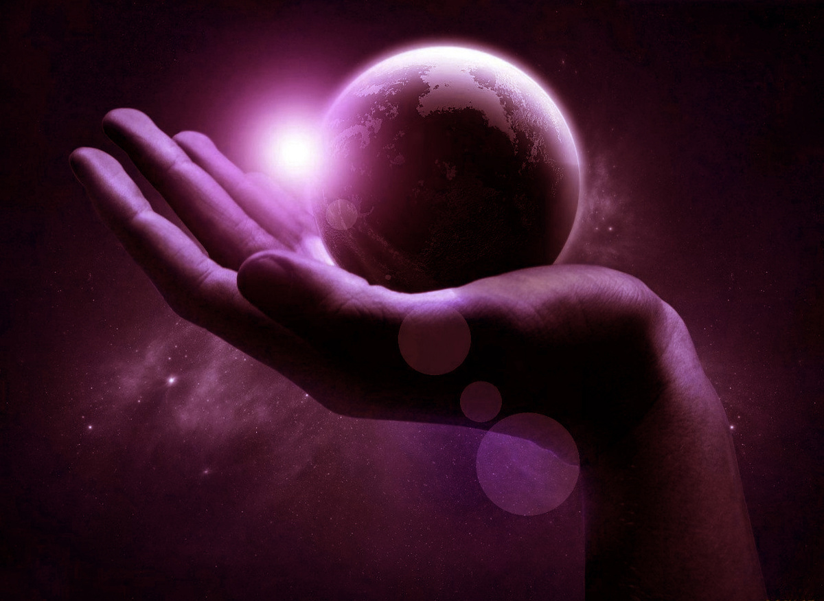 «Звук — это фундаментальная сила в нашем мире. Он — источник творения, искра, что зажгла Большой Взрыв. Он — движущая сила всего, от создания света до манипуляции материей. Тесла понял это и призывал нас мыслить в терминах энергии, частоты и вибрации. Это — ключ к раскрытию тайн Вселенной».