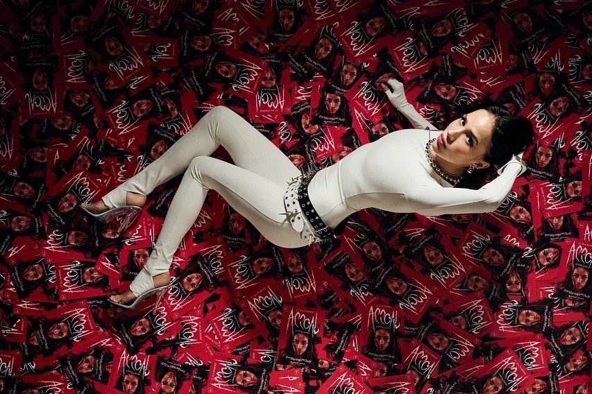 Алина Загитова и афиши ее шоу