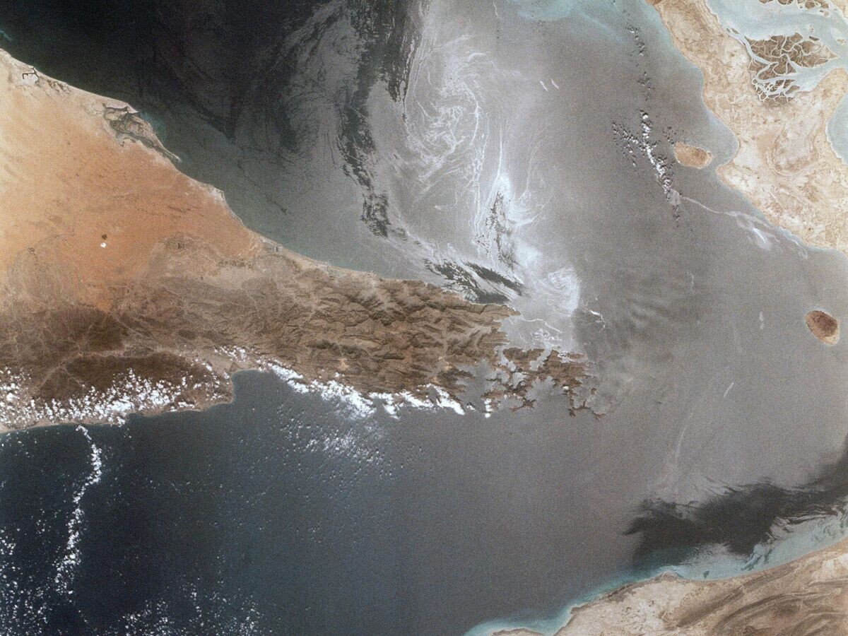    Вид на Ормузский пролив из космоса© NASA
