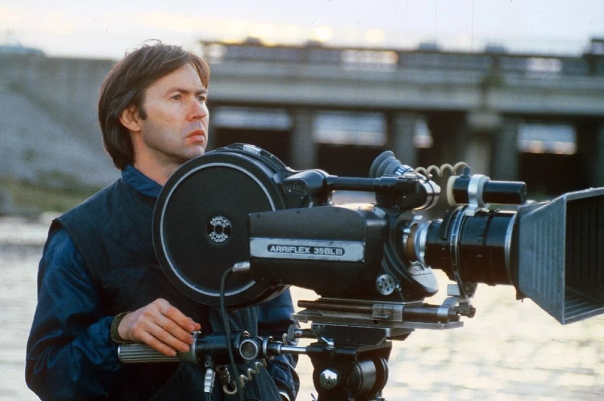    Съемки художественного фильма «Меня зовут Арлекино», поставленного на киностудии «Беларусьфильм» режиссером Валерием Рыбаревым по мотивам пьесы Юрия Щекочихина «Ловушка 46, рост второй». Премьера в СССР состоялась 3 марта 1988 года.