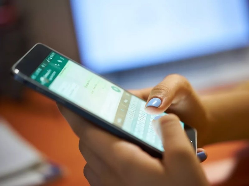    WhatsApp научился кратко пересказывать пропущенные сообщения