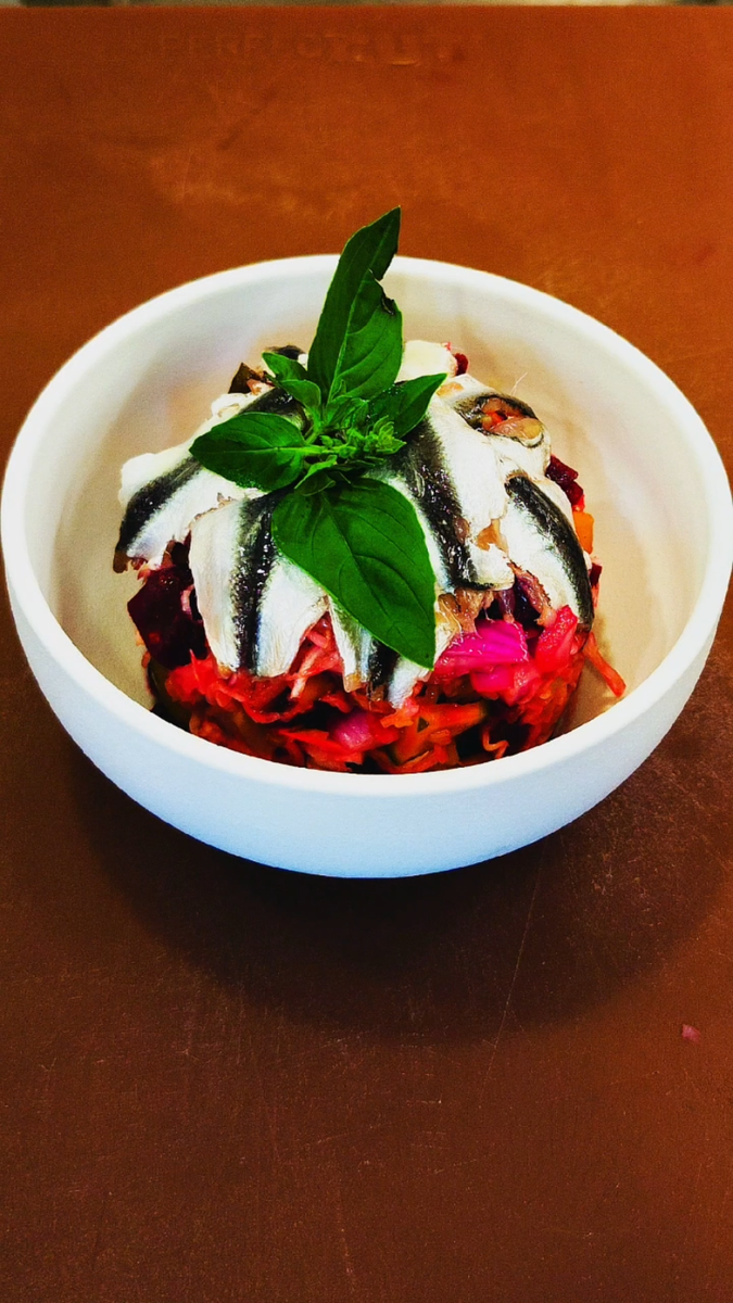 Кето винегрет с килькой