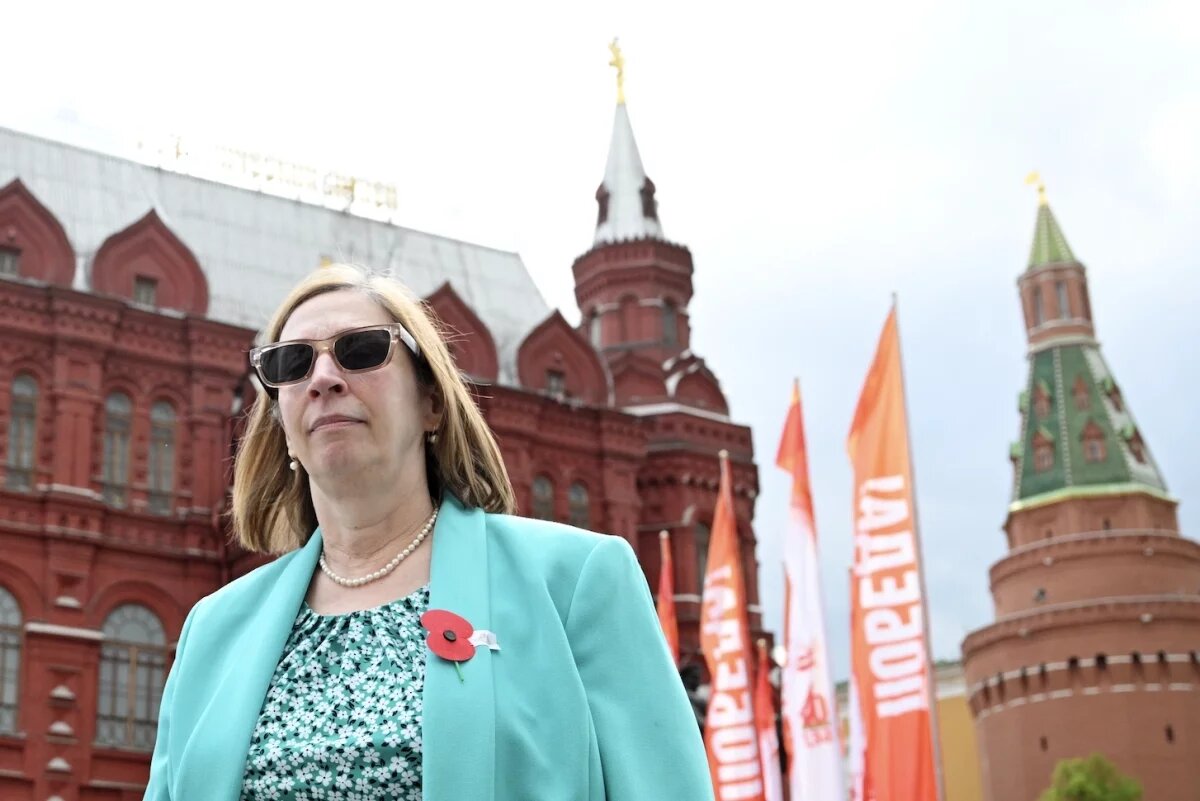    Посол США Трейси завершила работу в РФ и покидает Москву