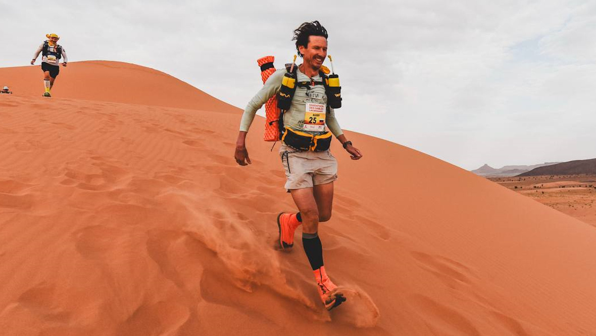    Алексей Смертин во время ультрамарафона в Сахаре.из личного архива Алексея Смертина