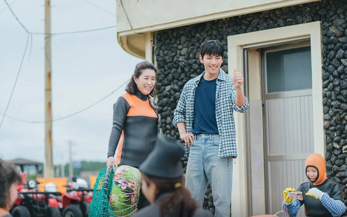 Кадр из дорамы "Добро пожаловать в Самдалли"