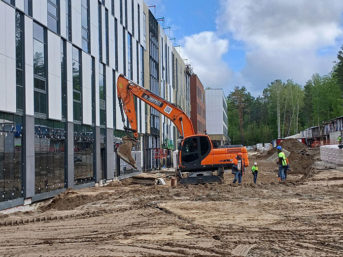    Образовательные программы будут базироваться в строящемся учебно-научном центре Института медицины и медицинских технологий. Фото Георгия Батухтина