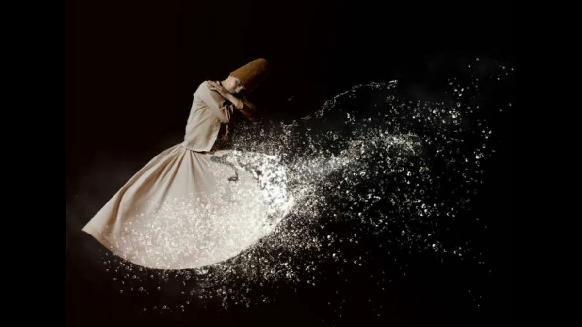 Суфий – тот, кто поступает, как все, когда в этом есть необходимость, а также тот, кто поступает иначе – как поступить не может никто другой – когда на то есть намёк.