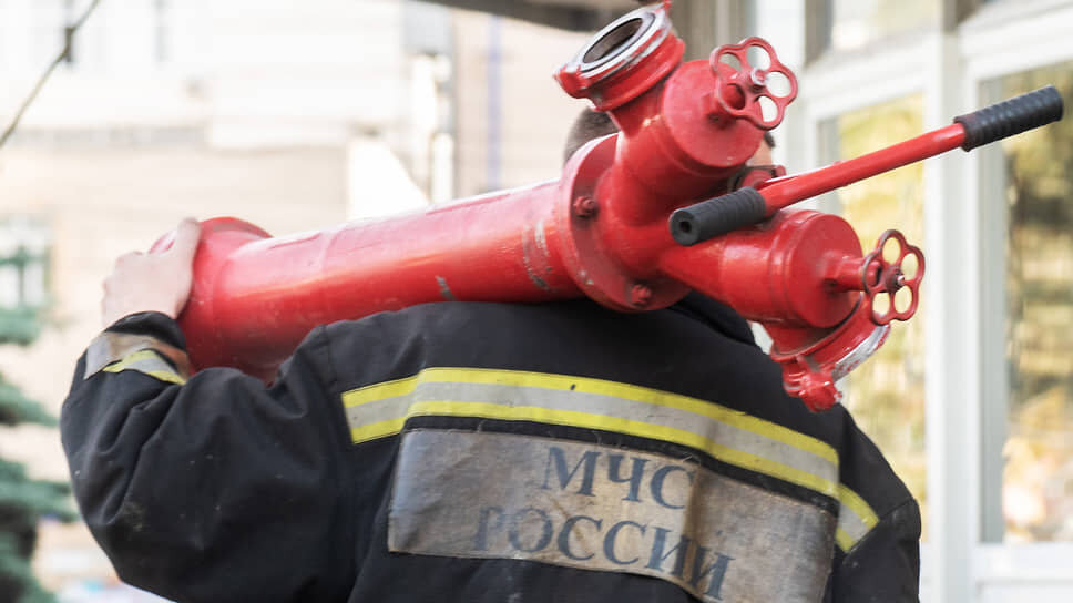 В Татарстане за сутки ликвидировали 13 пожаров, восемь из них в жилых домах.📷Фото: Игорь Елисеев / Коммерсантъ