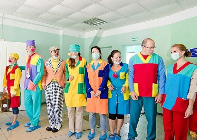 В детских отделения медики теперь и вот выглядеть могут - чтоб детишек успокаивать