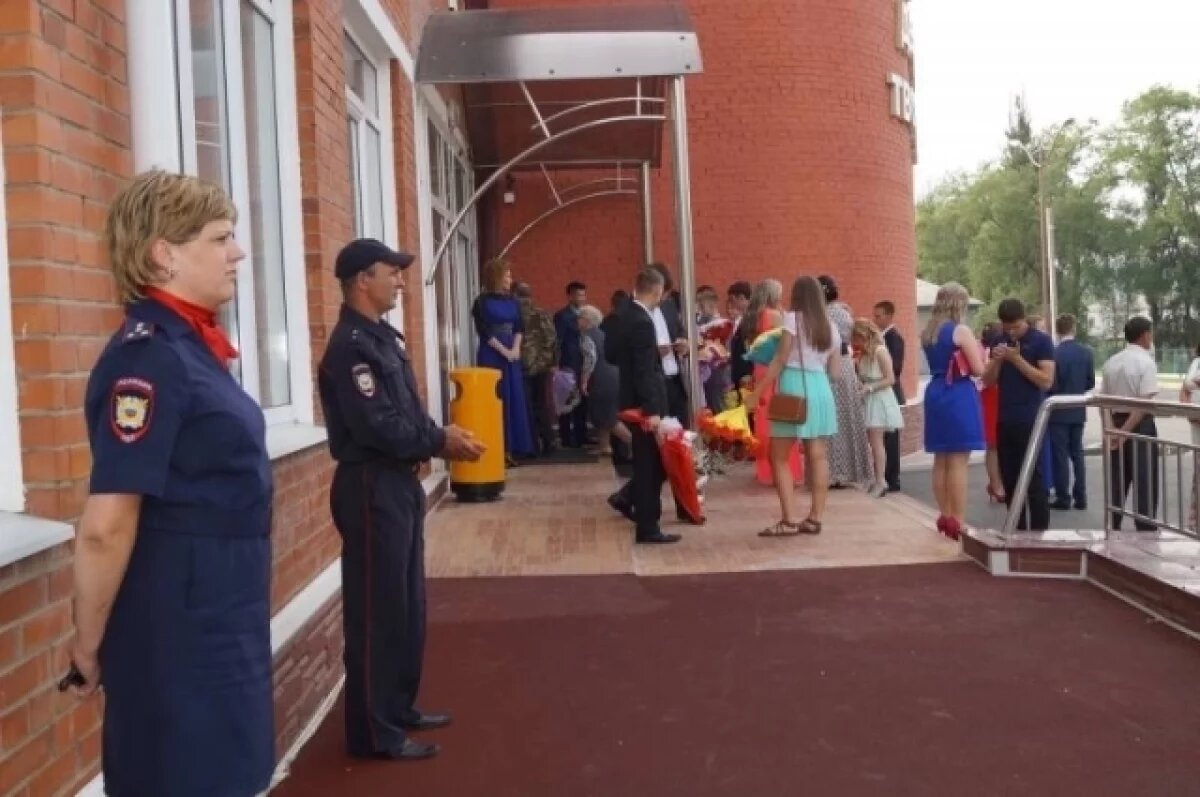    Полиция, ЧОПы и родительские патрули берут под охрану выпускные в Приморье