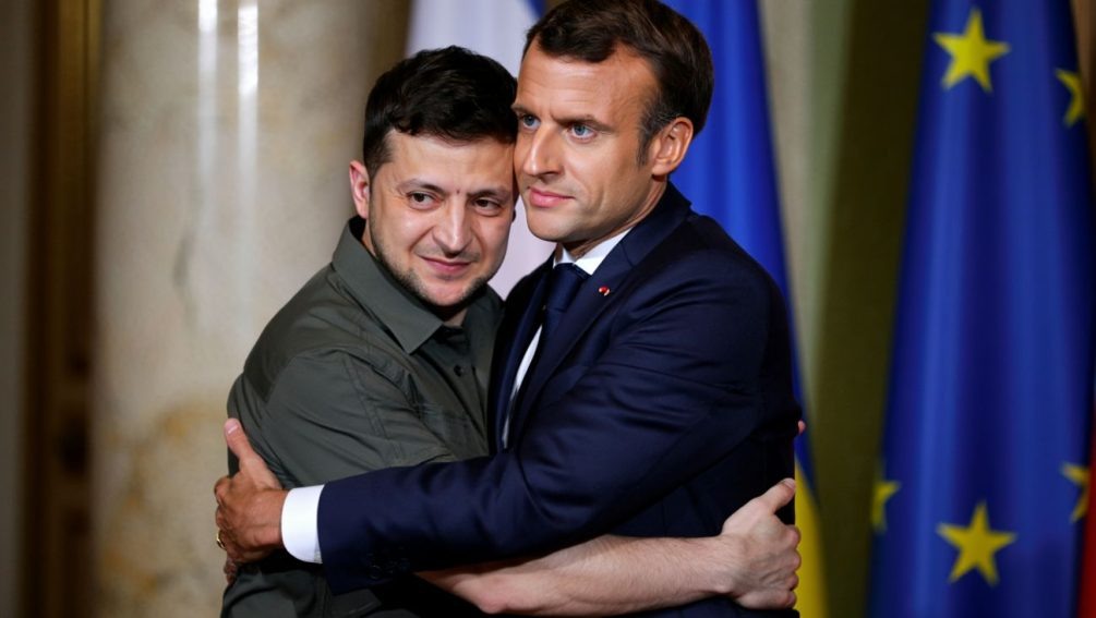 Макрона называют "близким другом" Зеленского. Иллюстрация: "Блокнот"  📷
