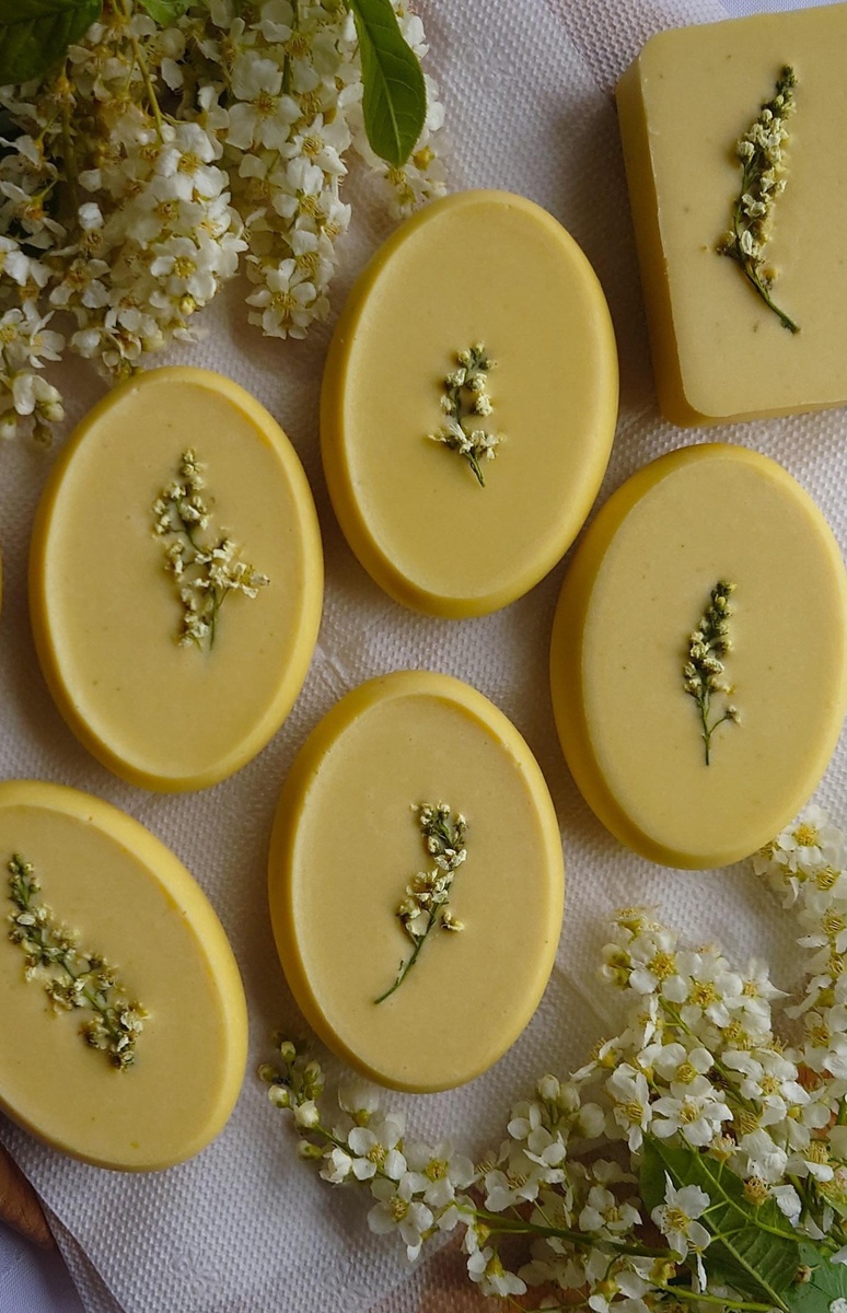 Мыло из черёмухи, молока и шёлка