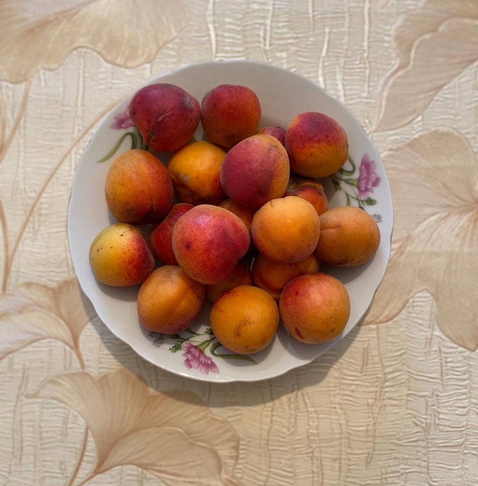 Абрикосы