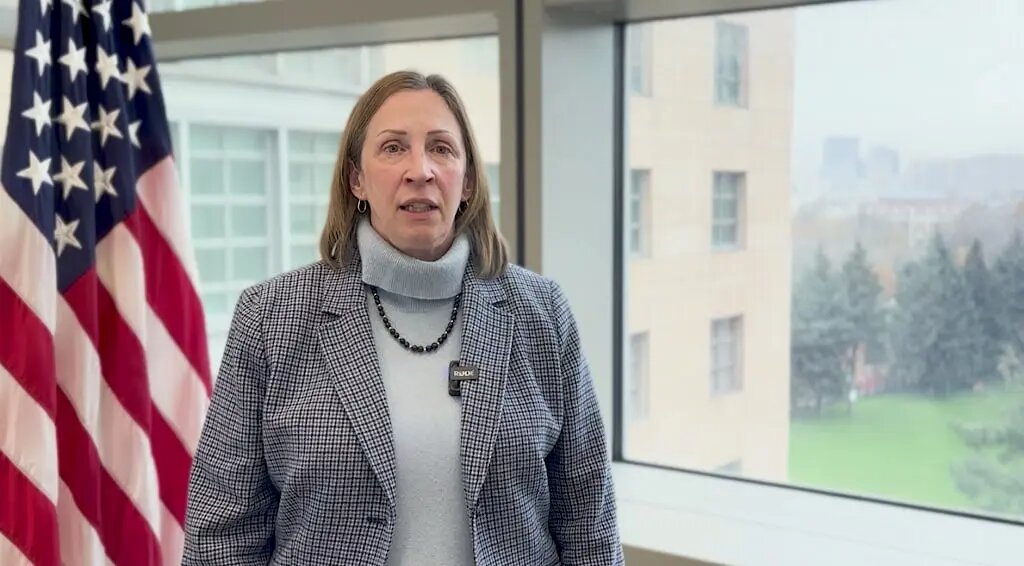    Линн Трейси. Фото: скриншот из видео в телеграм-канале посольства США в России