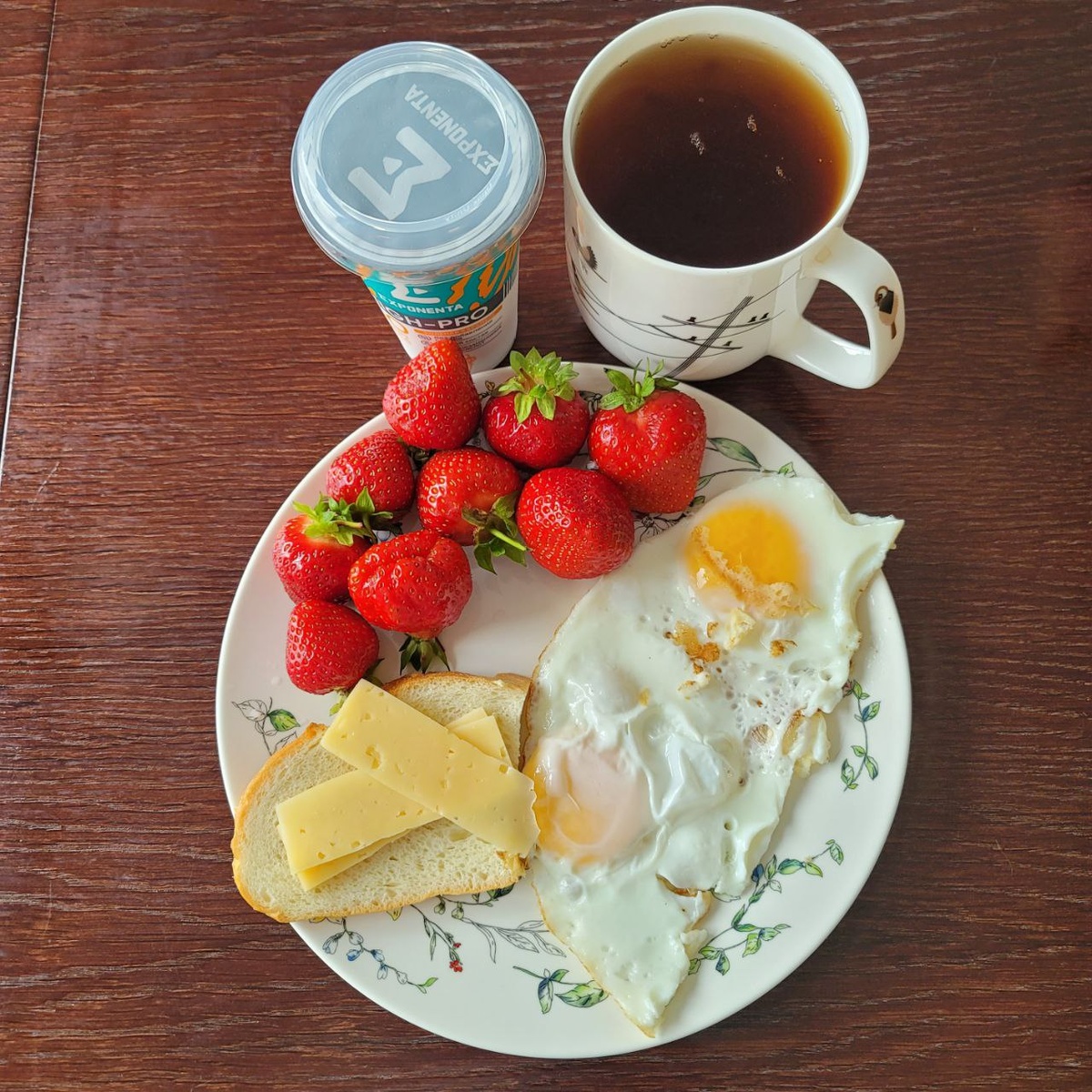 Настолько ничего не меняется, что можно один и тот же снимок изо дня в день шлепать, никто и не заметит )))