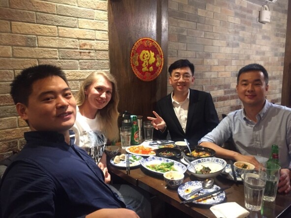 Мы — эксклюзивные дистрибьюторы китайского завода. Но когда мы видели наш материал у конкурентов, наши китайские партнеры говорили, что поменяли формулу и юридически продают совсем другое.