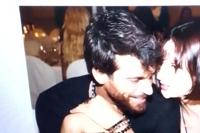    Джан и его новая любимая ворковали весь вечер. Фото: АиФ