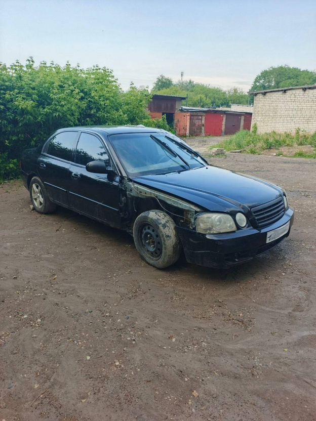    От лесной техники до Mercedes: в Кирове продают арестованные авто должников