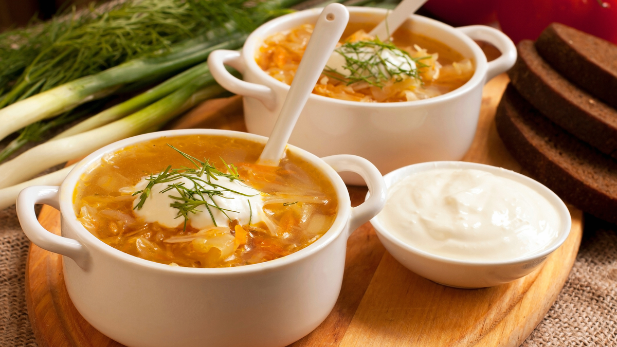 Фото amberto4ka от Getty Images/Canva  Щи. Щи рецепты. Суп. Супы рецепты. Домашние рецепты