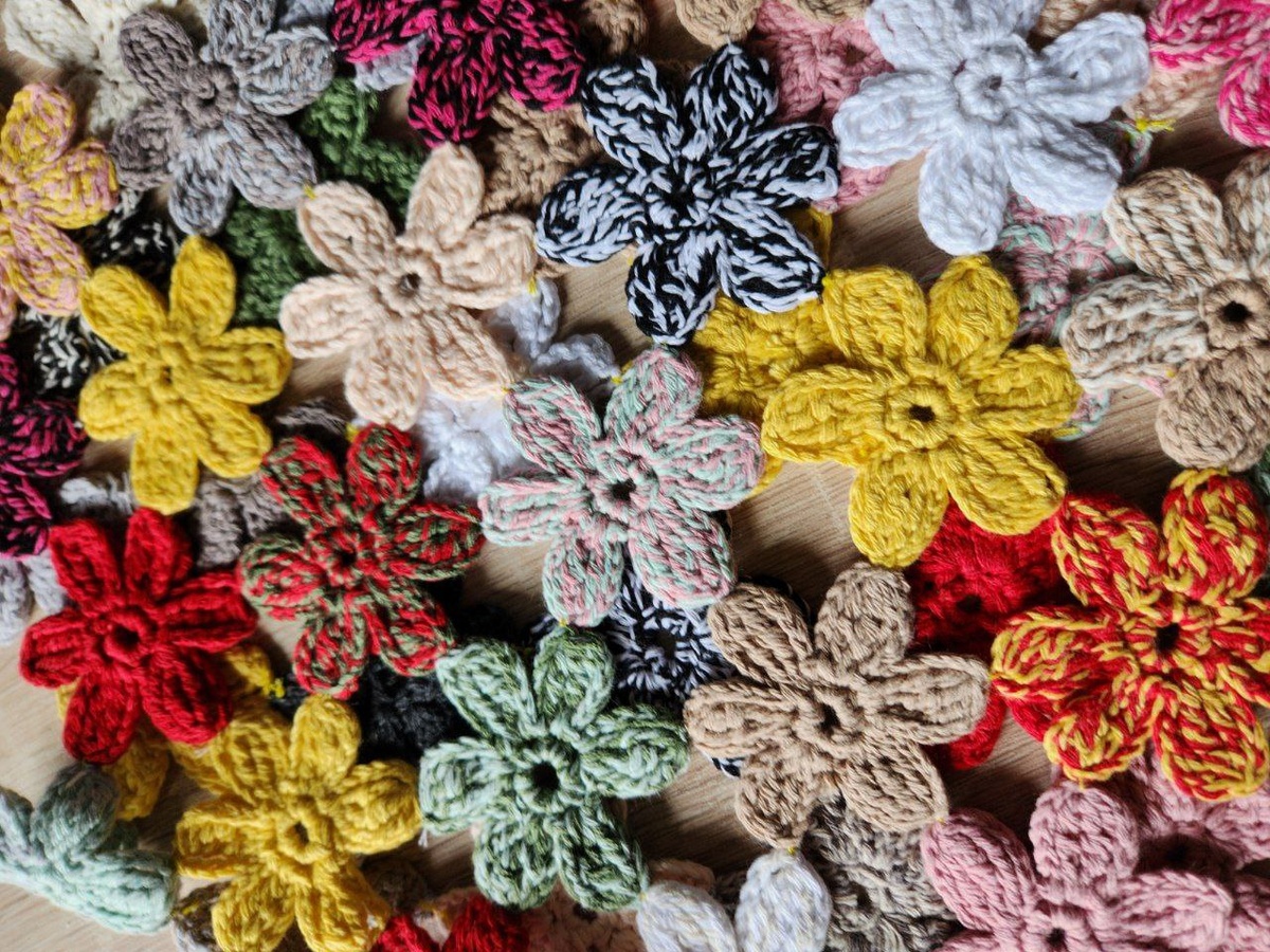 Легкое цветочное полотно