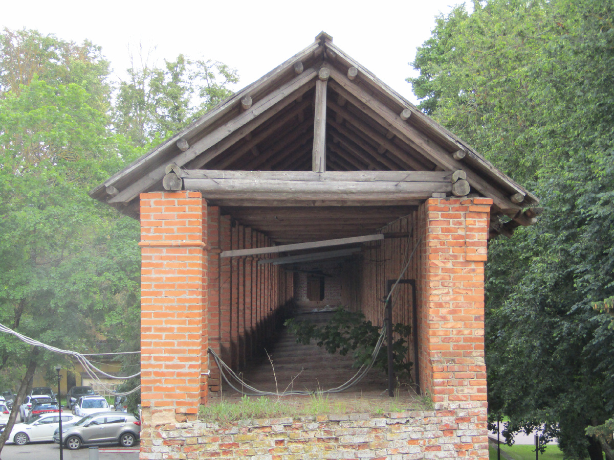 А это фрагмент стены без музеефикации