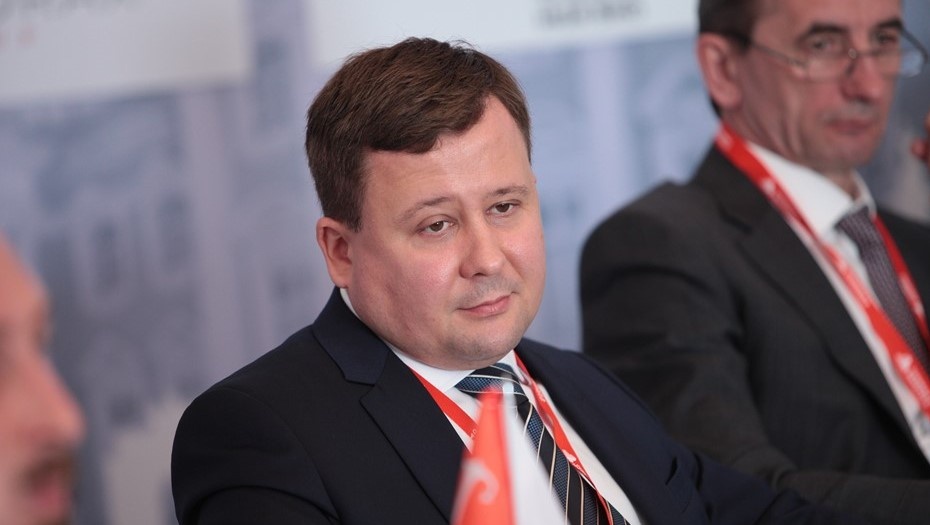    Генеральный директор АО "Аэропорт Пулково" и АО "Пассажирский порт Санкт-Петербург "Морской фасад" Ростислав Чернышев (по центру). Автор фото: Роман Киташов / "Деловой Петербург"