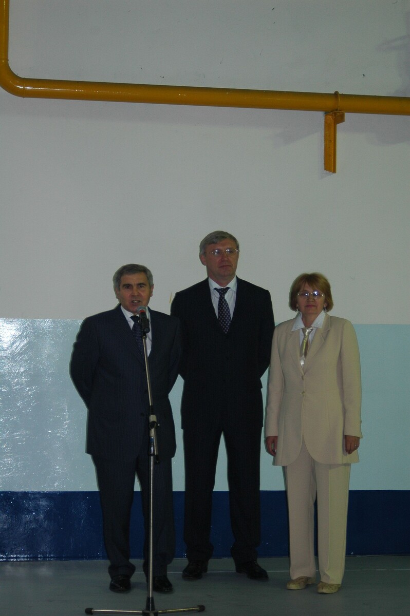 Р.С. Маликов выступает с речью на церемонии открытия окрасочного комплекса