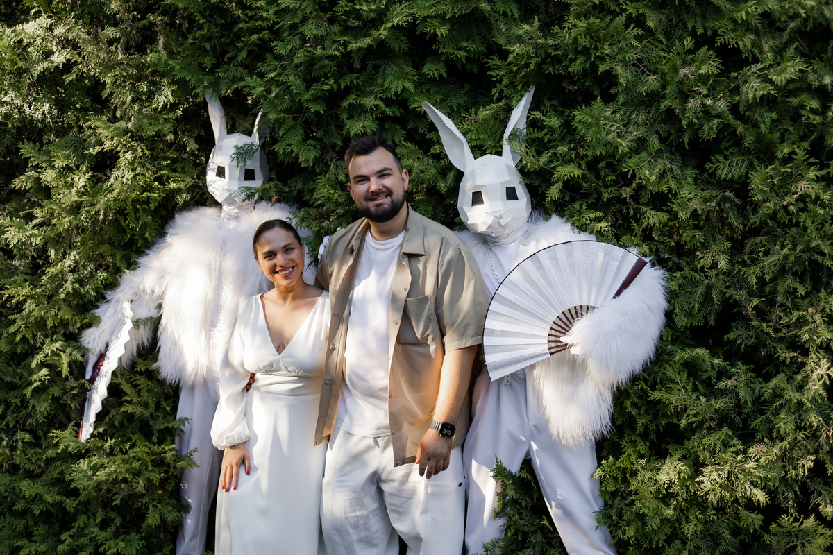 Фотография оранизатора Алены Сусоевой и диджея Никиты Матвейкина с корпоративного летнего события (для разбавления теста улыбками)