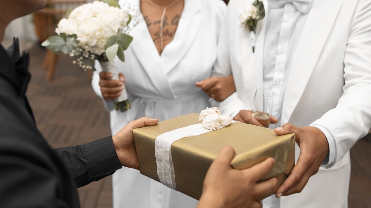    Что подарить на свадьбу? 50 идей. Фото: Freepik