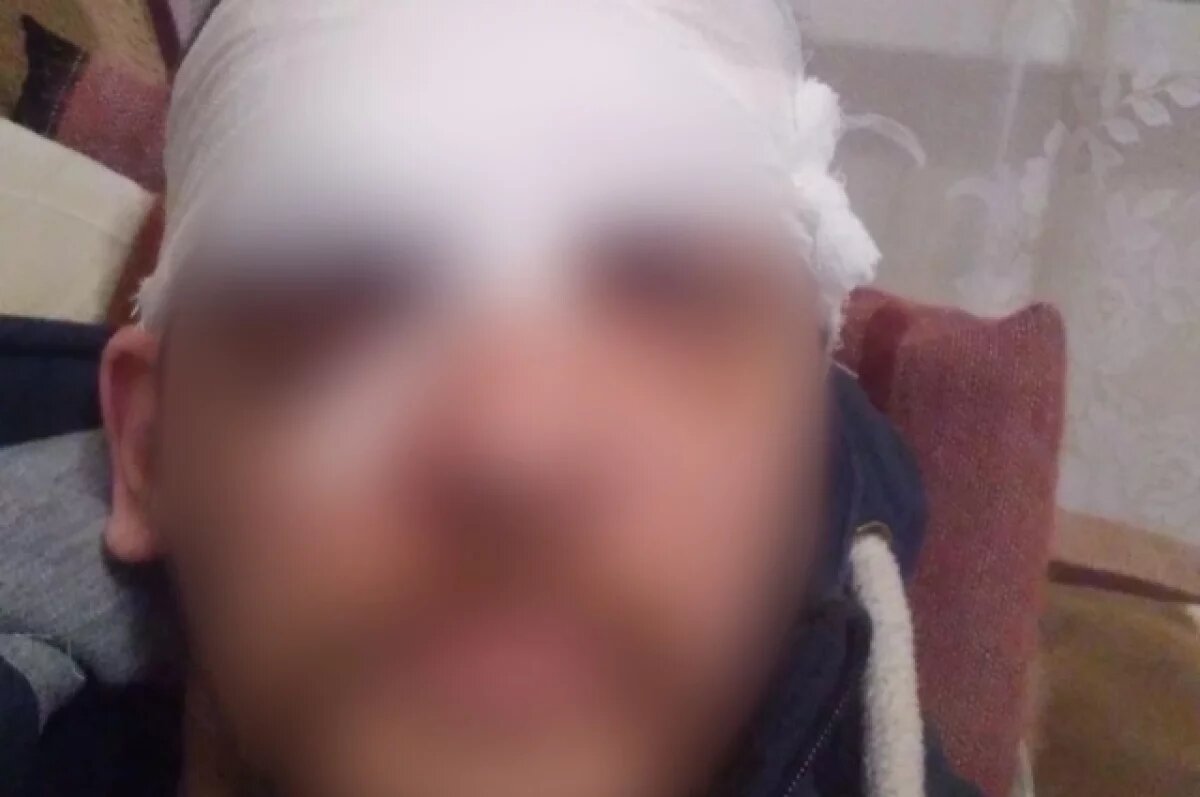    Антон шел в аптеку, когда его сбил автобус.