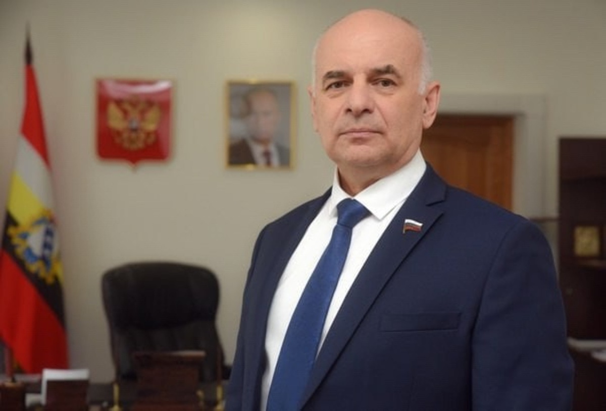    Председатель Курской областной Думы Юрий Амерев досрочно покинул свой пост