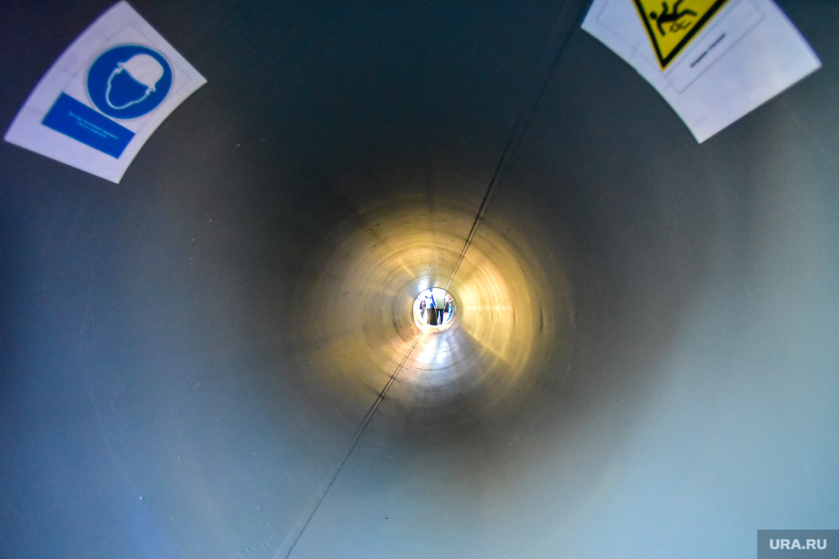 Страшно представить, какие испытания прошли в трубе бойцы, пишет блогер. Фото: Размик Закарян © URA.RU