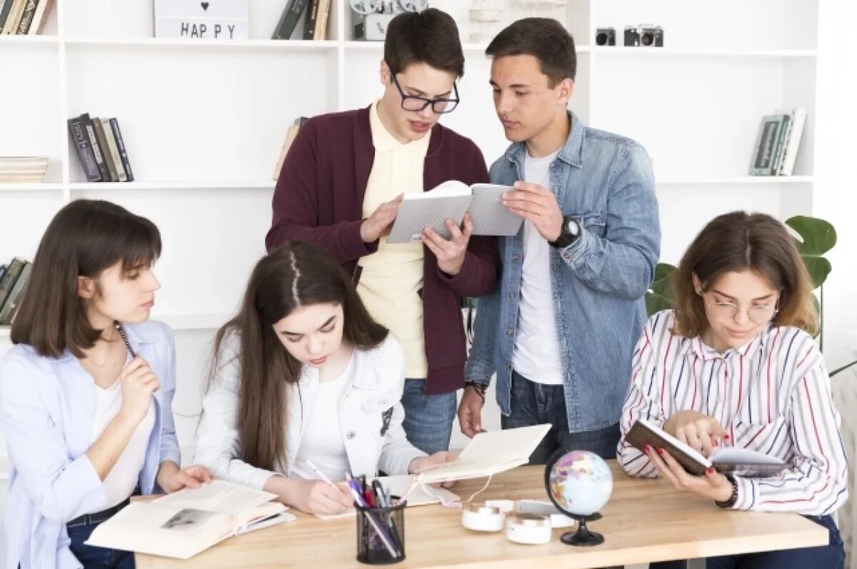    Гладков: число белгородских стобальников растёт в силу развития образования