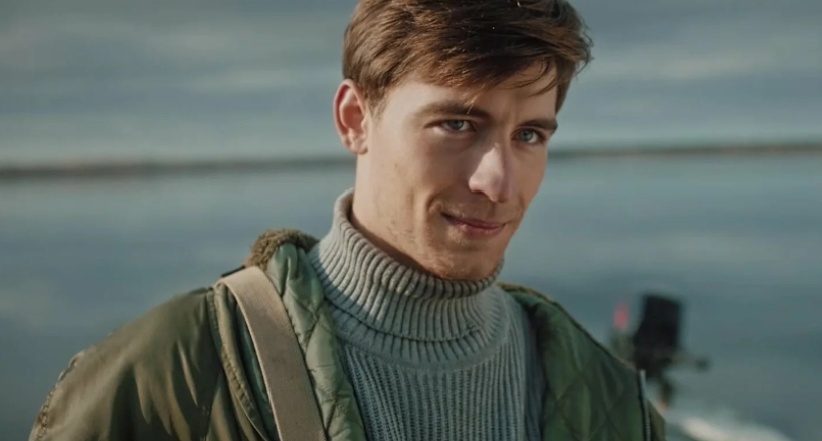 Кирилл (актер Антон Федосеев) 