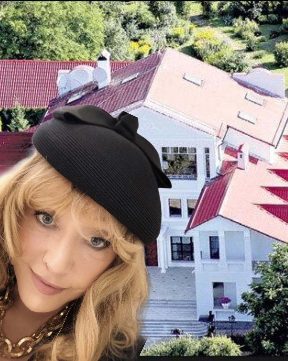 Дом Пугачёвой находится в Солнечногорске. 