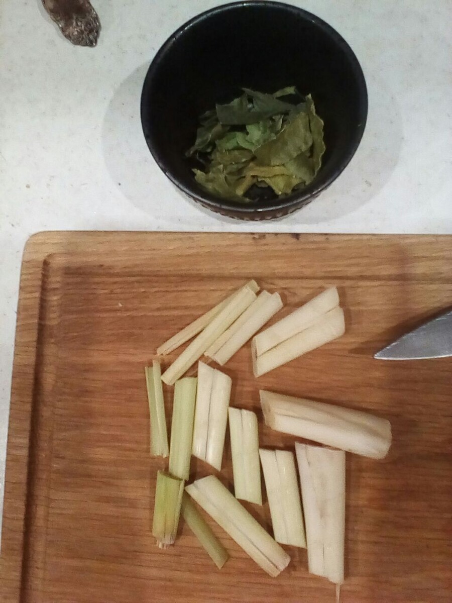 Лимонник и каффирский лайм