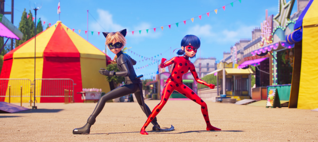 Супергерои в момент схватки со злодеем