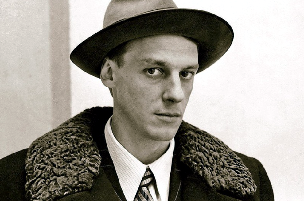 Александр в молодости