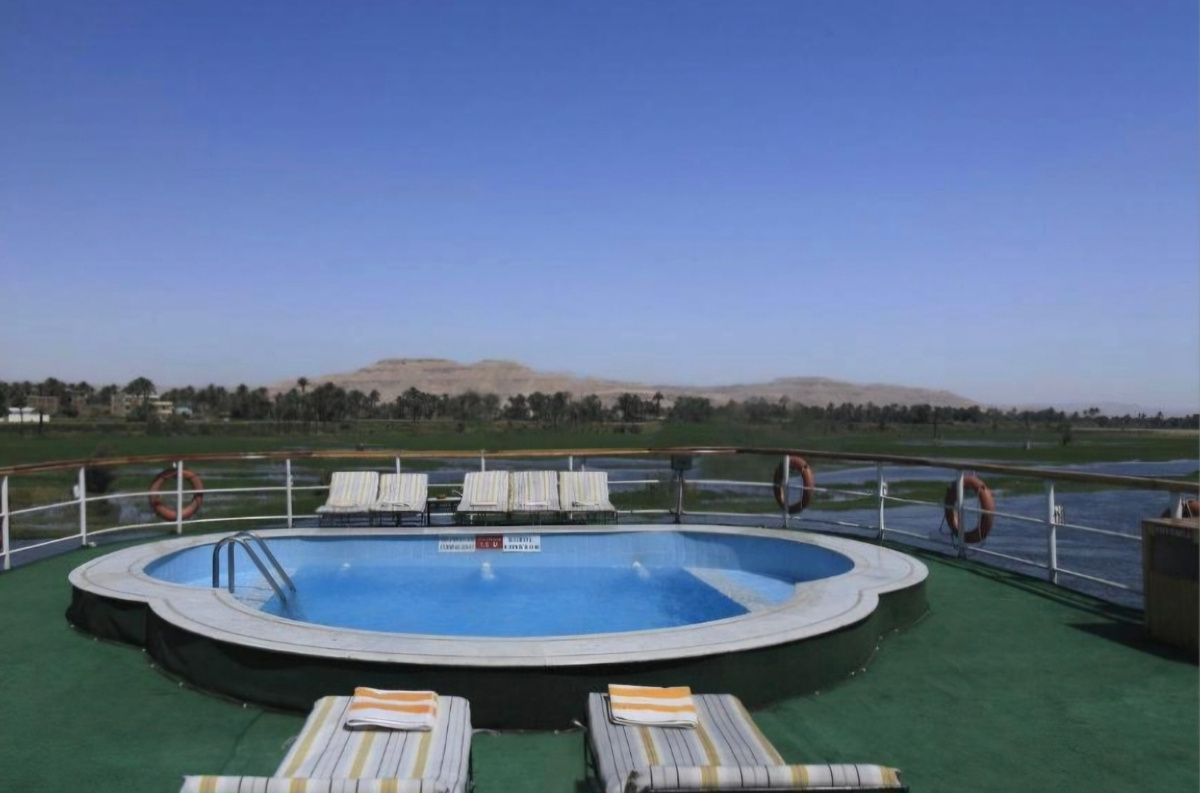 Даже с мини-бассейном. Речные круизы по Нилу