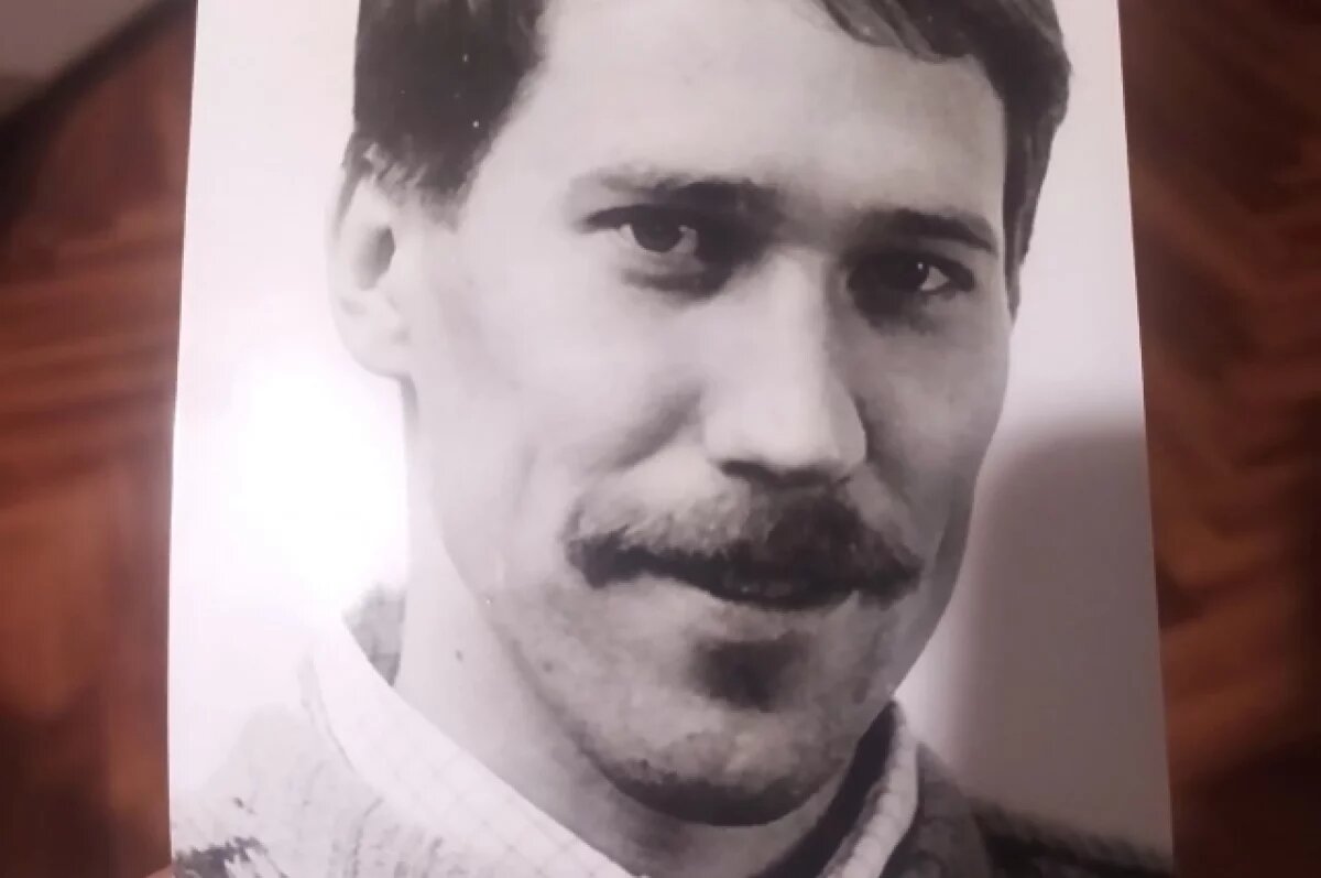    В Перми собирают деньги на похороны поэта Антона Колобянина