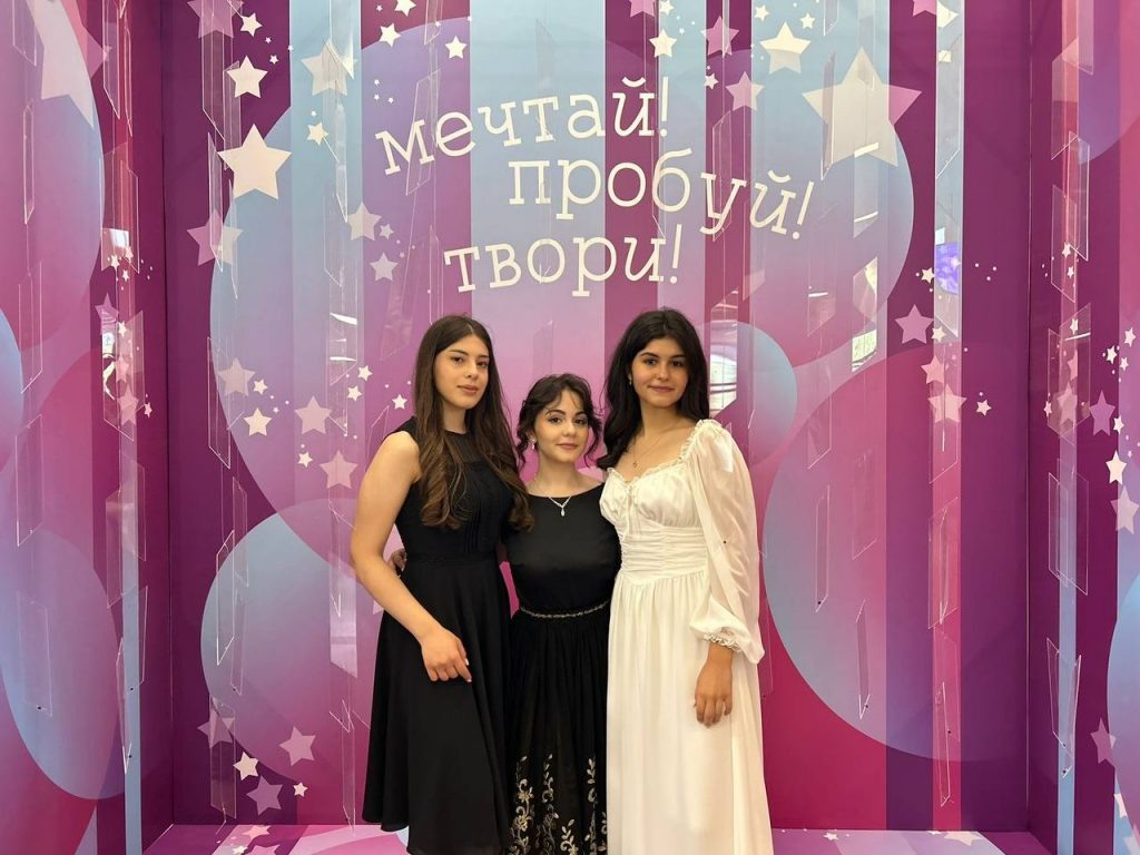 Листайте вправо, чтобы увидеть больше изображений