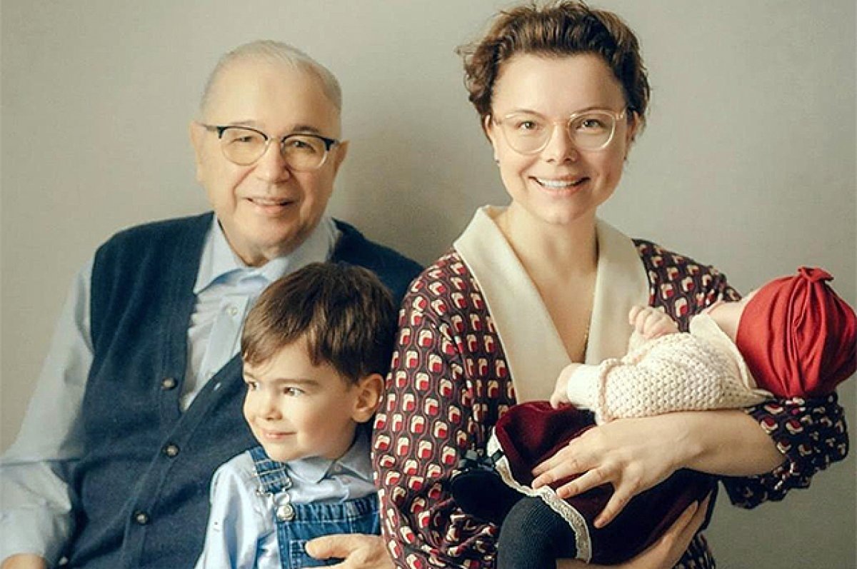 Брухунова и Петросян с детьми
