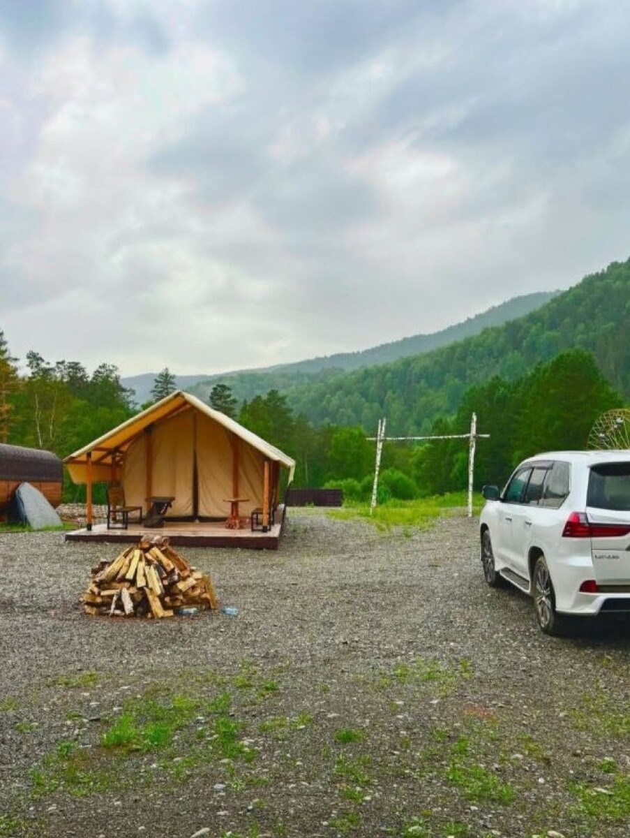    Актер Алексей Маклаков отдыхает в Республике Алтай. Источник: @alexeymaklakov_official*