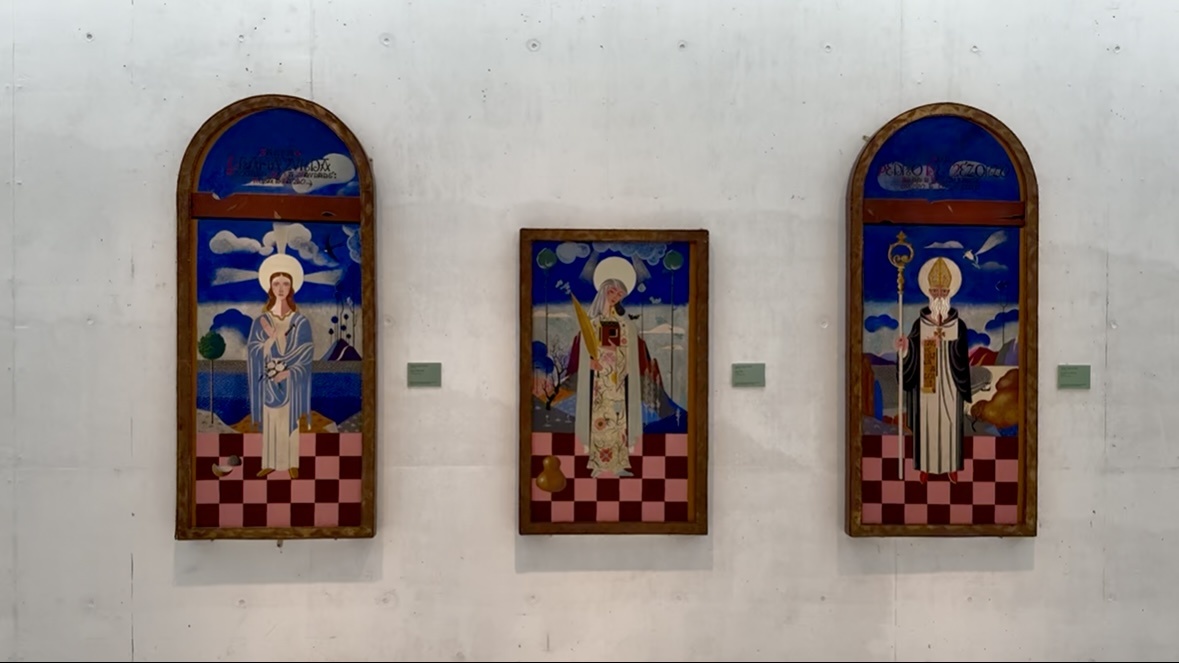 Фрагменты фрески (1957 г.) с тремя святыми в музее Понтеведра